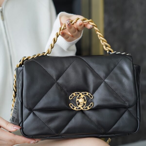 CHANEL 19bag