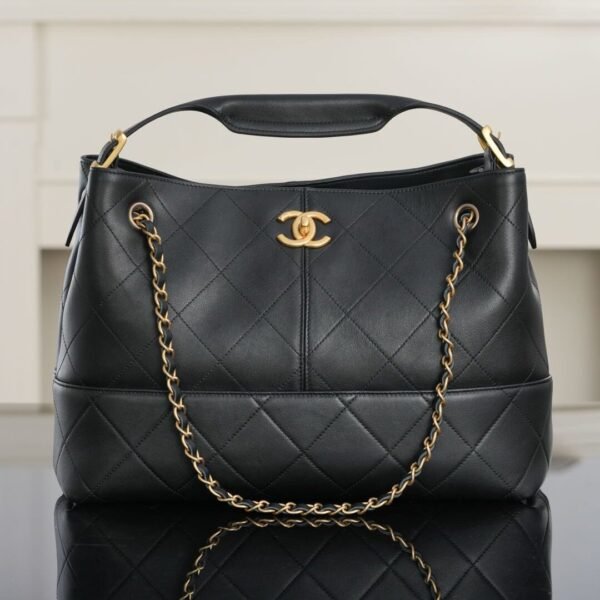CHANEL 25a