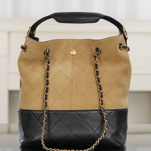 CHANEL 25a